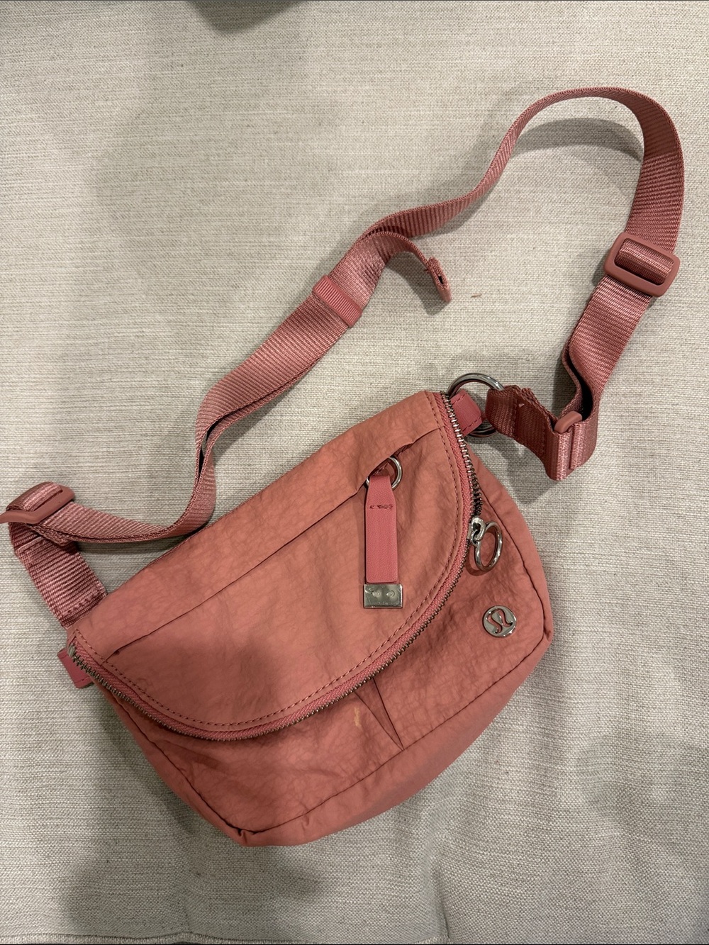 Lululemon Everyday Crossbody Bag in Dusty Rose